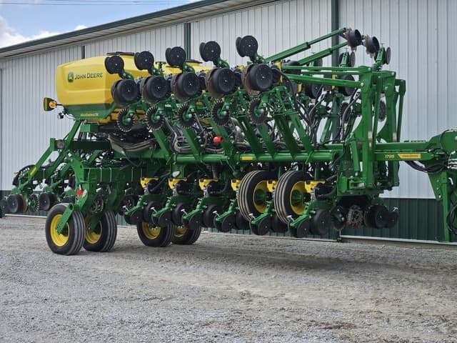 Image of John Deere 1795 equipment image 3