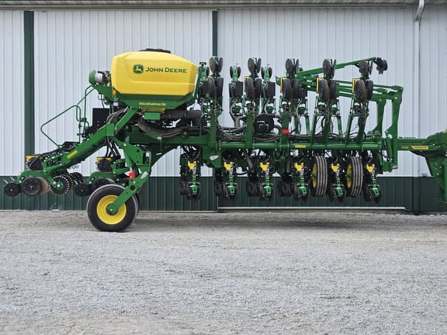 Image of John Deere 1795 equipment image 4