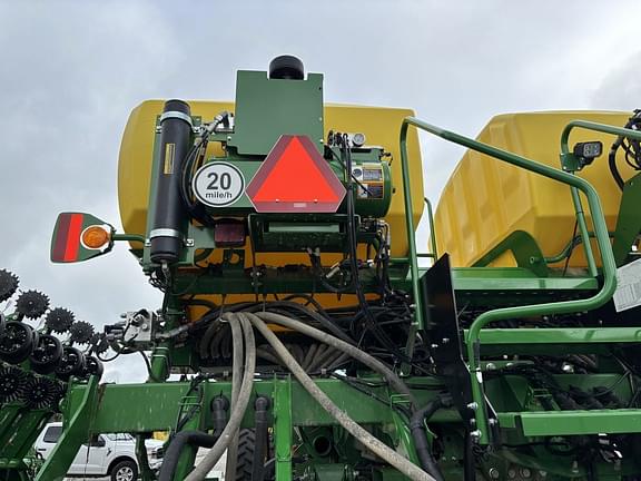 Image of John Deere 1795 equipment image 4