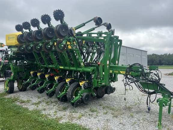 Image of John Deere 1795 equipment image 1