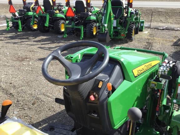 Image of John Deere 2025R equipment image 3