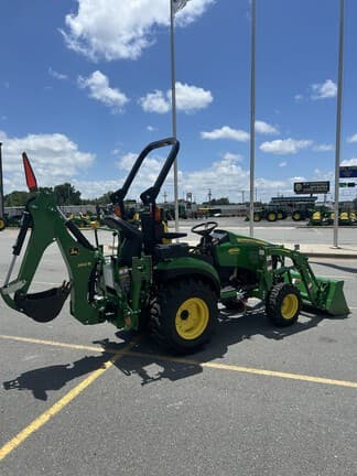 Image of John Deere 2025R equipment image 3