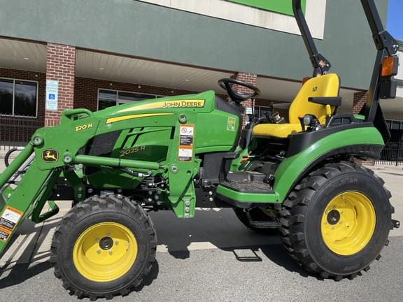 Image of John Deere 2025R equipment image 1