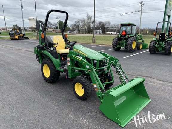2025 John Deere 2025R Equipment Image0