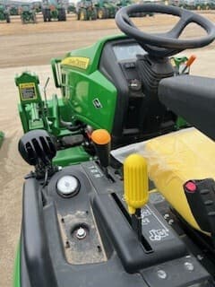Image of John Deere 2025R equipment image 1
