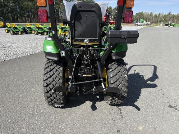Image of John Deere 2025R equipment image 4