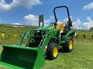 2025 John Deere 2025R Equipment Image0