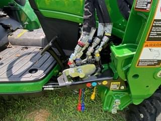 Image of John Deere 2025R equipment image 4
