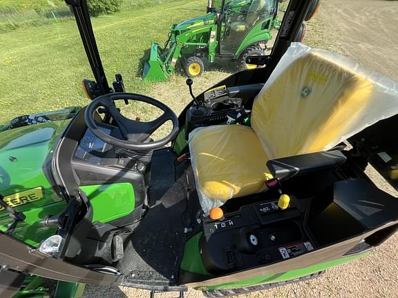 Image of John Deere 2025R Image 1