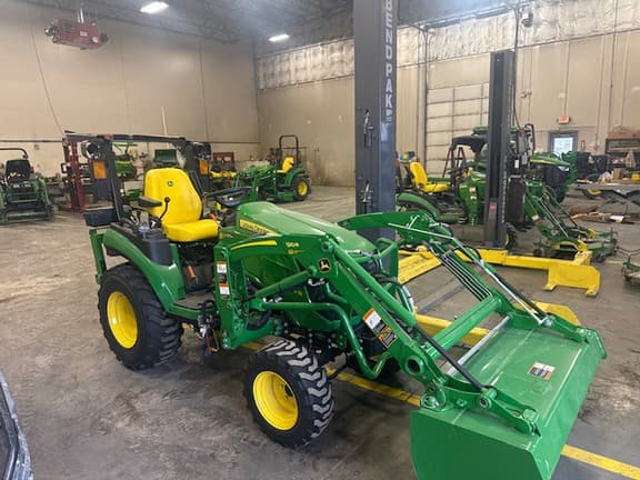 Image of John Deere 2025R Image 0