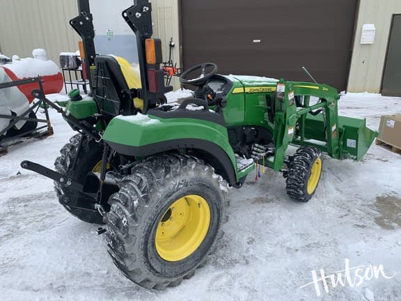 Image of John Deere 2032R equipment image 3