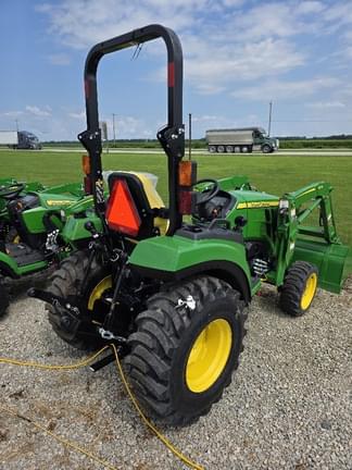 Image of John Deere 2032R equipment image 2
