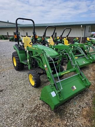 Image of John Deere 2032R equipment image 3