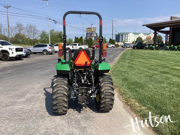 Image of John Deere 2032R equipment image 3
