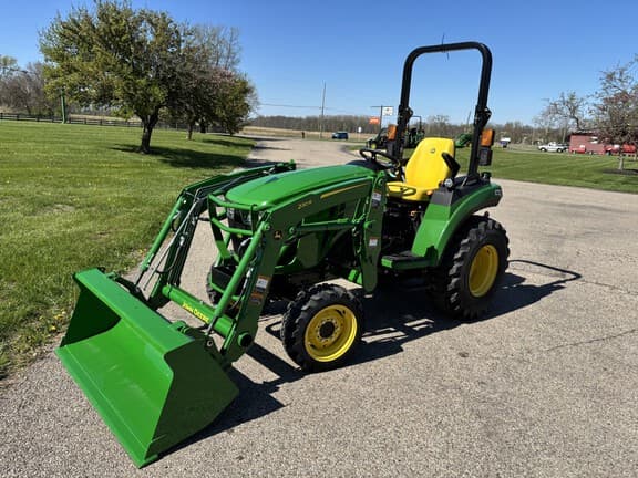 Image of John Deere 2032R Primary image