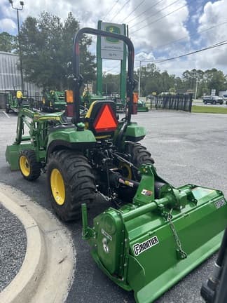 Image of John Deere 2032R equipment image 3