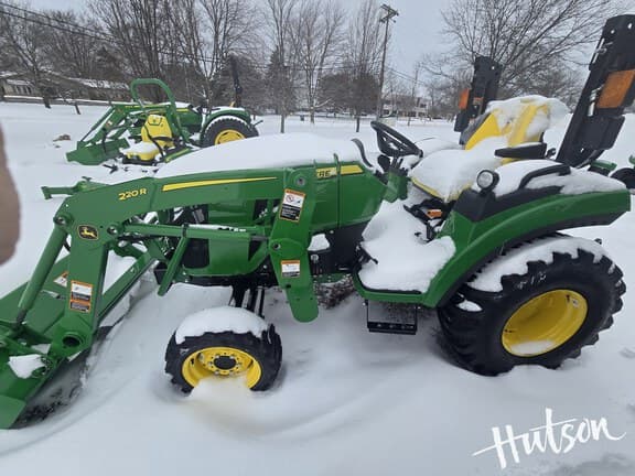 Image of John Deere 2032R equipment image 2