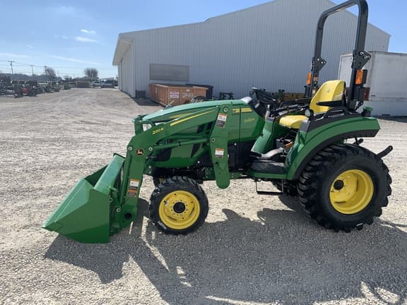 Image of John Deere 2032R equipment image 3