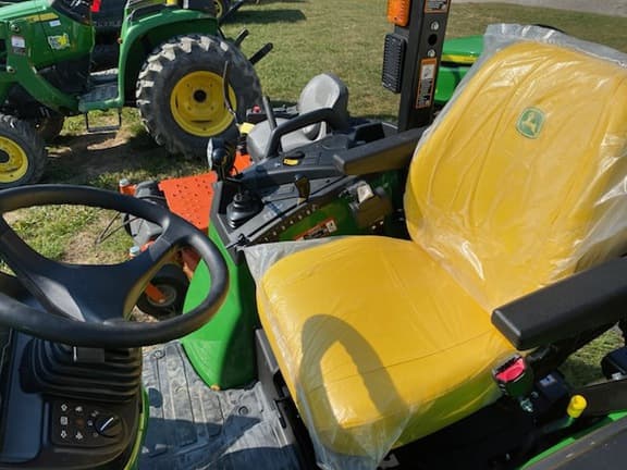 Image of John Deere 2032R Image 1