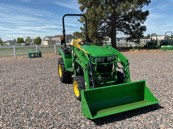 Image of John Deere 2032R equipment image 2