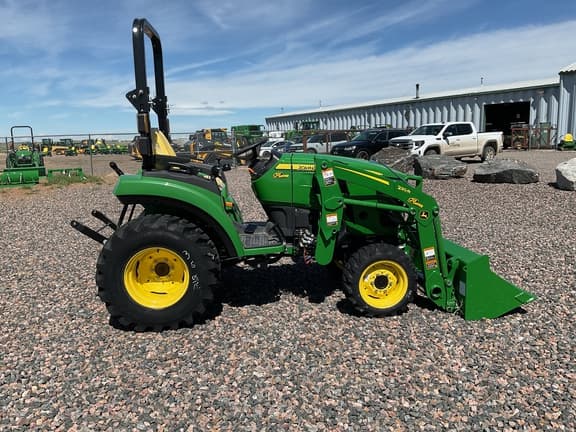 Image of John Deere 2032R equipment image 3