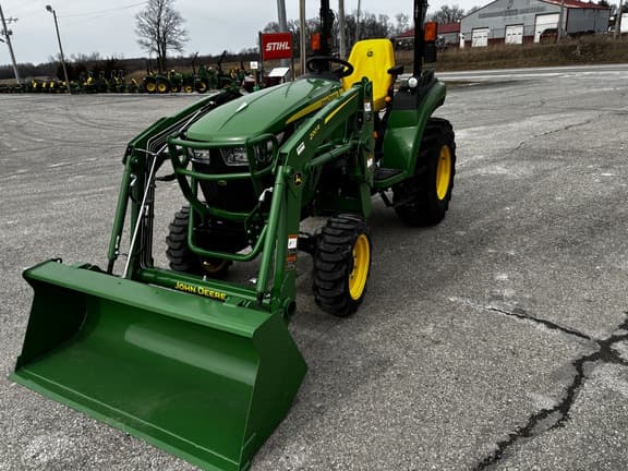 Image of John Deere 2038R equipment image 4