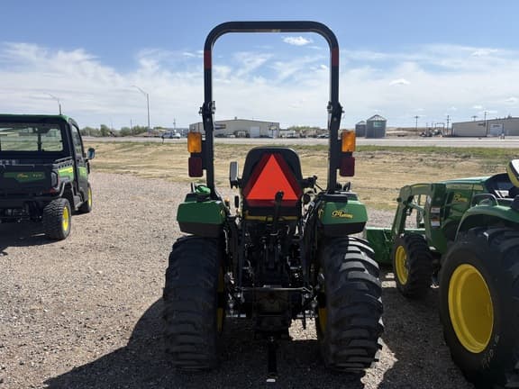 Image of John Deere 2038R equipment image 4