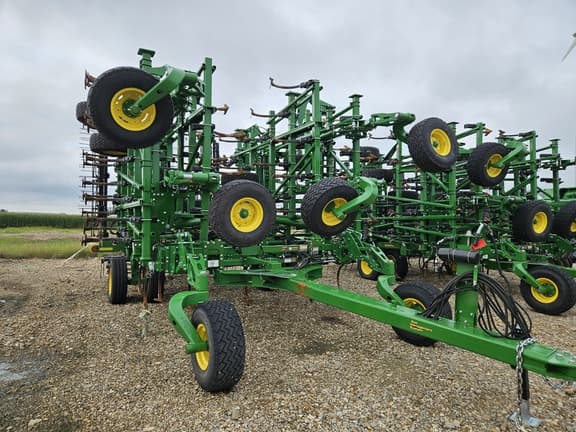 Image of John Deere 2230FH equipment image 3