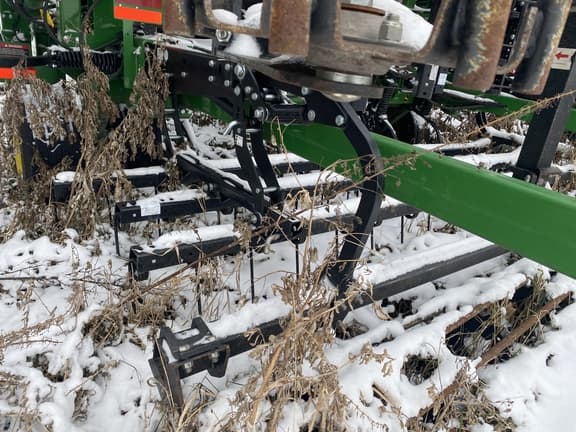 Image of John Deere 2230FH equipment image 4