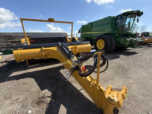 Image of John Deere 2412DE equipment image 3