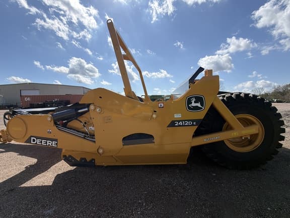 Image of John Deere 2412DE equipment image 3