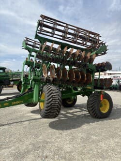 Image of John Deere 2680H equipment image 1