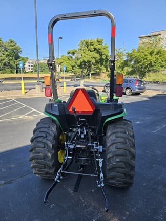 Image of John Deere 3025E equipment image 1