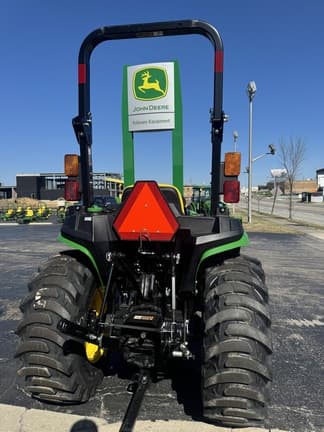 Image of John Deere 3025E equipment image 2