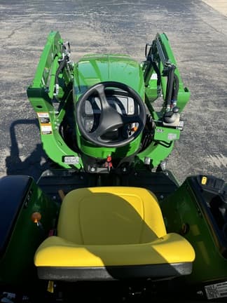 Image of John Deere 3025E equipment image 4