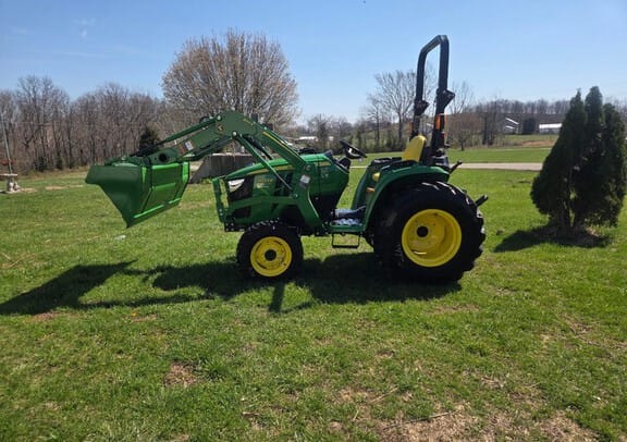 2025 John Deere 3032E Equipment Image0