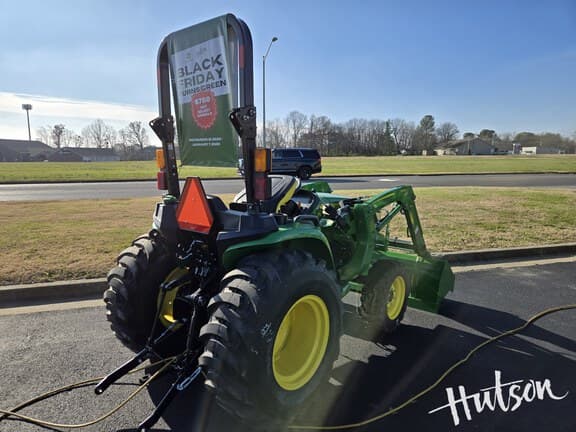 Image of John Deere 3032E equipment image 3