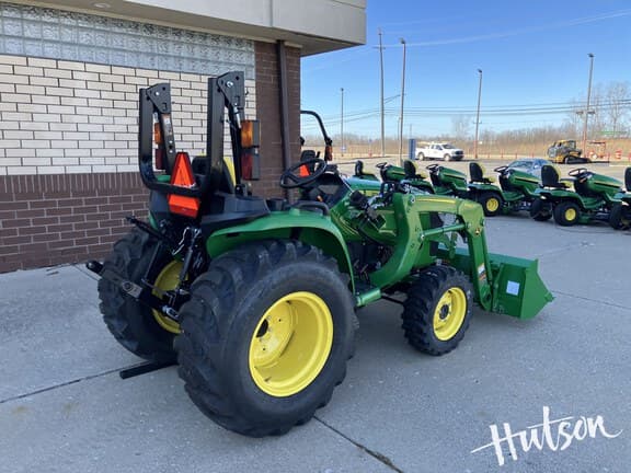 Image of John Deere 3032E equipment image 4