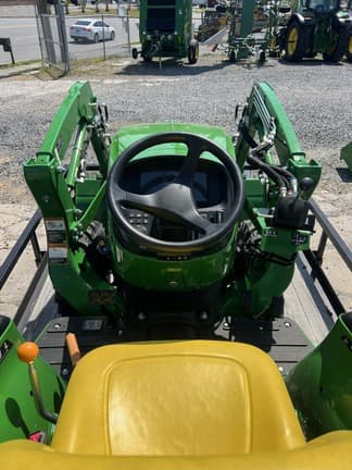 Image of John Deere 3032E equipment image 2