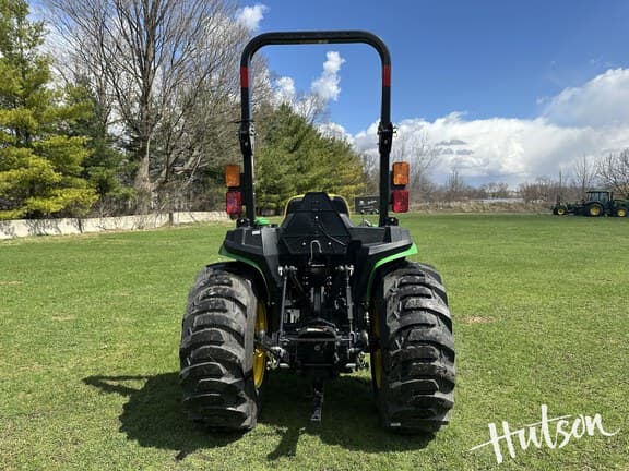 Image of John Deere 3032E equipment image 3