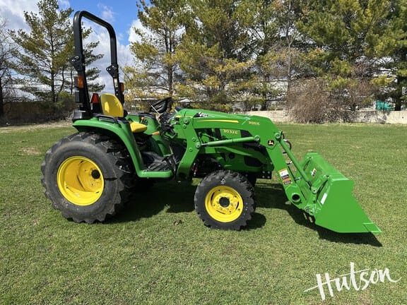 2025 John Deere 3032E Equipment Image0
