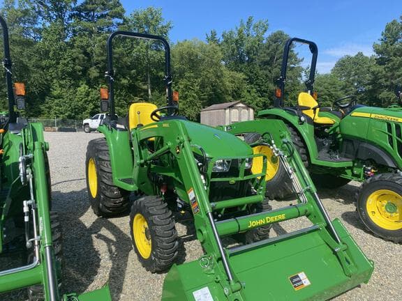 Image of John Deere 3032E equipment image 3