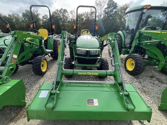 Image of John Deere 3032E equipment image 2