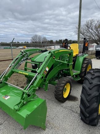 Image of John Deere 3033R Image 1