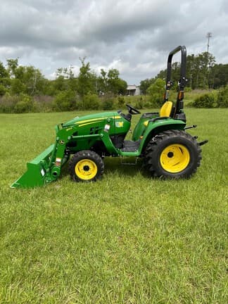 Image of John Deere 3038E equipment image 4