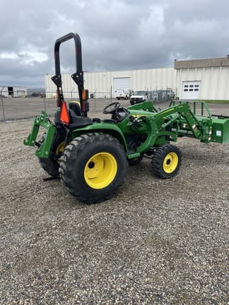 Image of John Deere 3038E equipment image 3