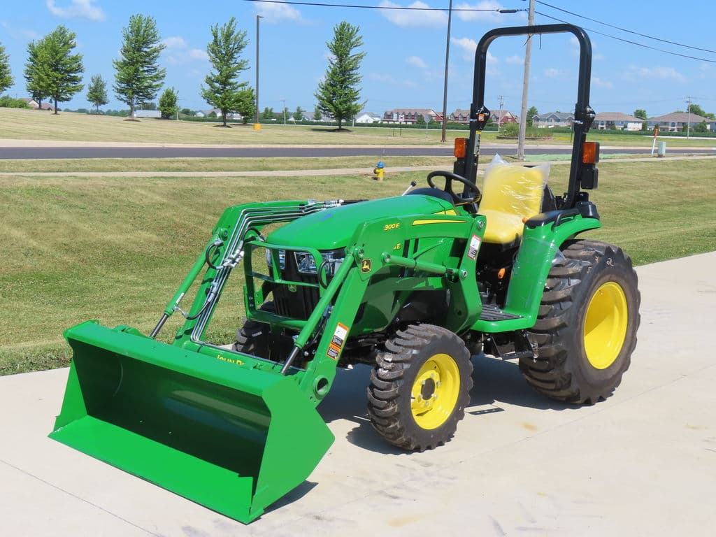Image of John Deere 3038E Primary image