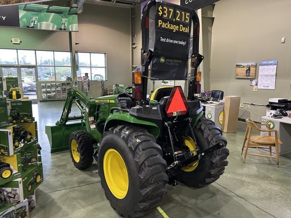 Image of John Deere 3038E equipment image 2