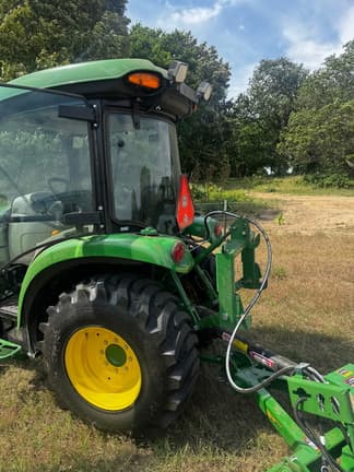 Image of John Deere 3039R equipment image 3