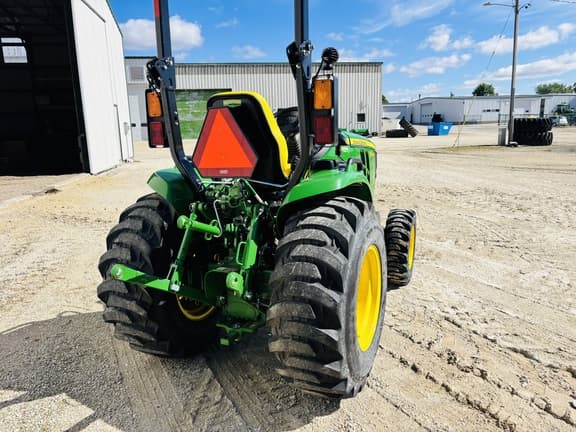 Image of John Deere 3039R equipment image 3